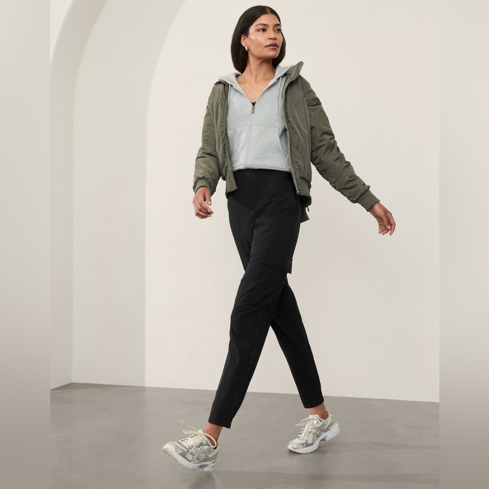 Athleta Brooklyn Heights High Rise Cargo Jogger size 12 black